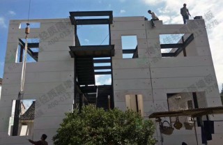 博悅佳輕質隔墻板在鋼結構中_輕質隔墻板生產線設備_輕質隔墻板設備-湖北博悅佳實業有限公司